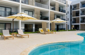 Amazing condo with pool directly access